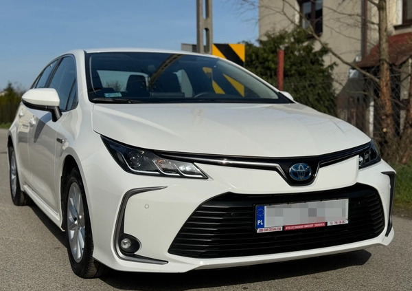 Toyota Corolla cena 74999 przebieg: 83550, rok produkcji 2021 z Praszka małe 781